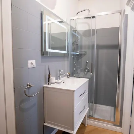 Elegantis Trevi - Just 50m From Trevi Fountain Апартаменты *